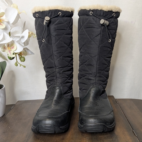 Ugg Black Quilted Winter Boots 8 - Picture 2 of 11